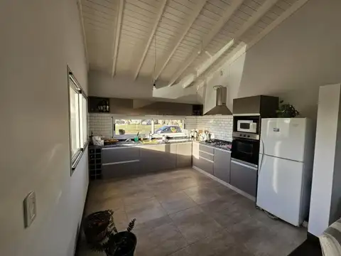Casa en Venta en Lujan, USD 240.000