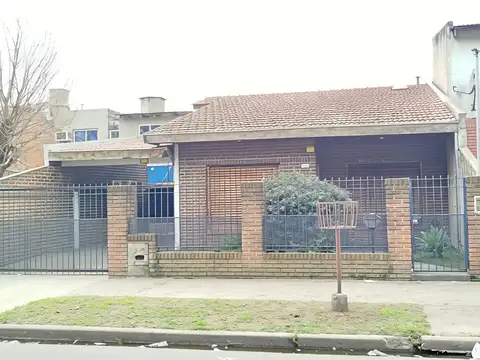Excelente casa 4 ambientes en San Justo 273m2