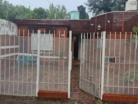 Casa 3 ambientes - Castelar Norte