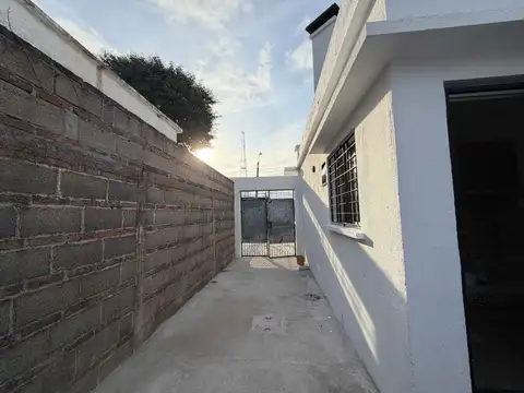 Casa 2 ambientes con 1 baño