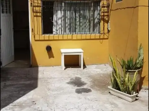 CASA ENESQUINA  3/4 AMB CON COCHERA LINIERS 1800 TIGRE