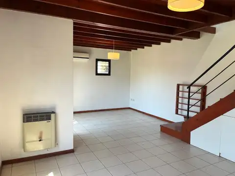 Casa 3 ambientes con 1 baño