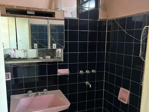 OPORTUNIDAD VENTA CASA A REFACCIONAR O CONSTRUCTOR