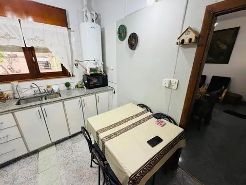 Departamento en PH de 4 ambientes venta Temperley