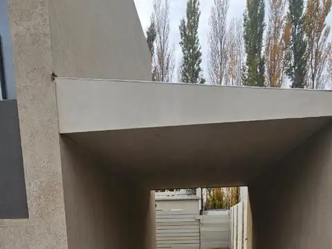 Casa en Venta en Neuquen, USD 175.000