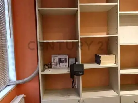 OFICINA       ACEPTA PERMUTA POR DEPARTAMENTO CON BUENA UBICACION EN EL CASCO PL