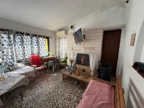 VENTA CASA 3 AMBIENTES PILAR LOCALES AL FRENTE