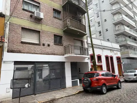 COCHERA  DESCUBIERTA EN OLIVOS