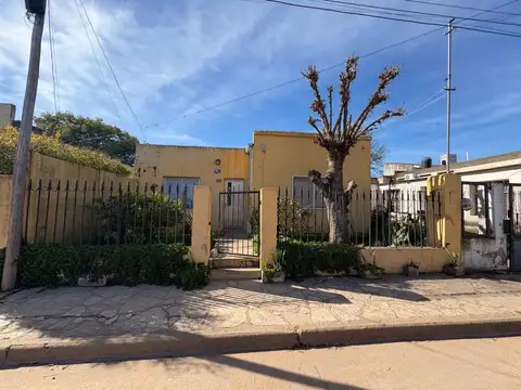 VENTA DE CASA CON GRAN TERRENO EN CORONDA 