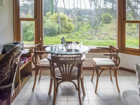 Gran chalet de 6 dormitorios en venta en zona residencial.