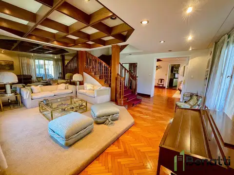 Casa 5 ambientes con 5 baños