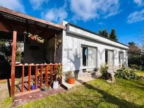 Casa 5 ambientes con 2 baños