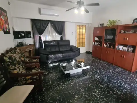 Galpon en Venta en El Palomar, USD 130.000