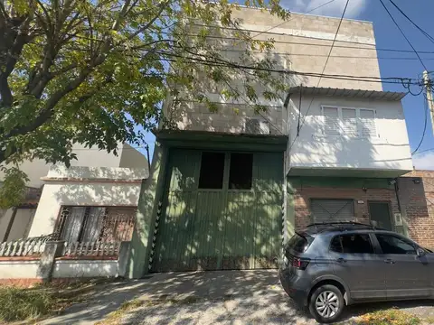 GALPON EN 2 PLANTAS 1200 MTS2 SARANDI C/OFICINAS