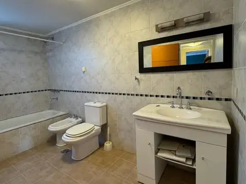 VENTA CASA 4 DORMITORIOS PALAZZO