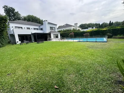 Departamento en Alquiler con 6 cocheras