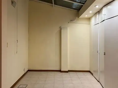 Del Signo 4000, Piso PB
