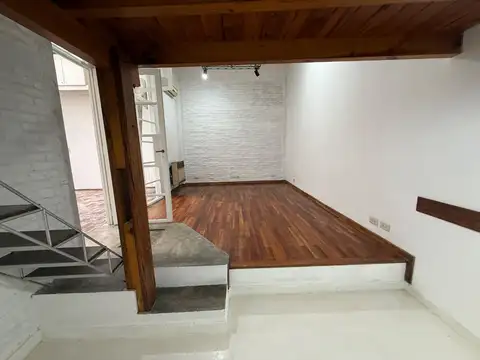 Depto Tipo Casa en Venta 56 años
