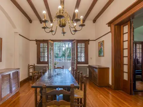 Venta Casa de Estilo en Av. Melián Belgrano R