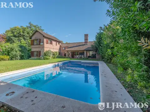 Venta. Clasica Casa. En Barrio EL Estribo. Km 38,5 Panam. ramal PILAR