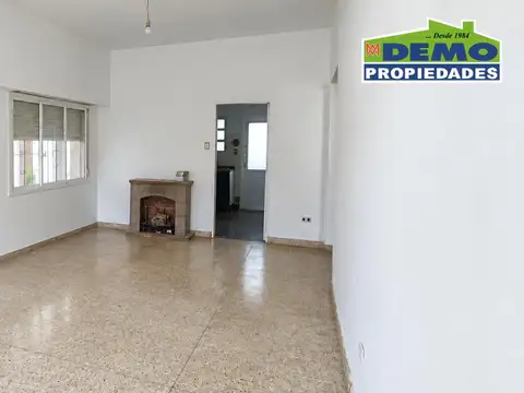 Casa 4 ambientes con 1 baño