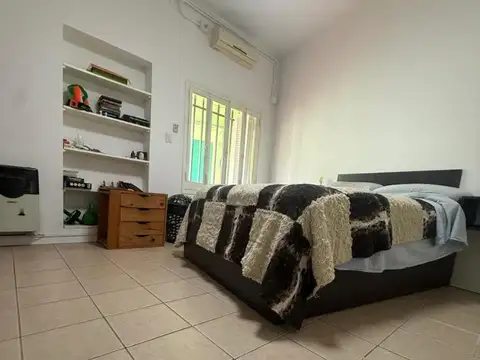 CASA PASILLO, NO PH UN DORMITORIO ITUZAINGO 700