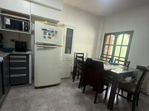 Casa 2 ambientes con 2 baños