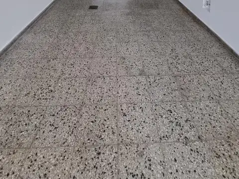 Casa en Alquiler con 1 cochera