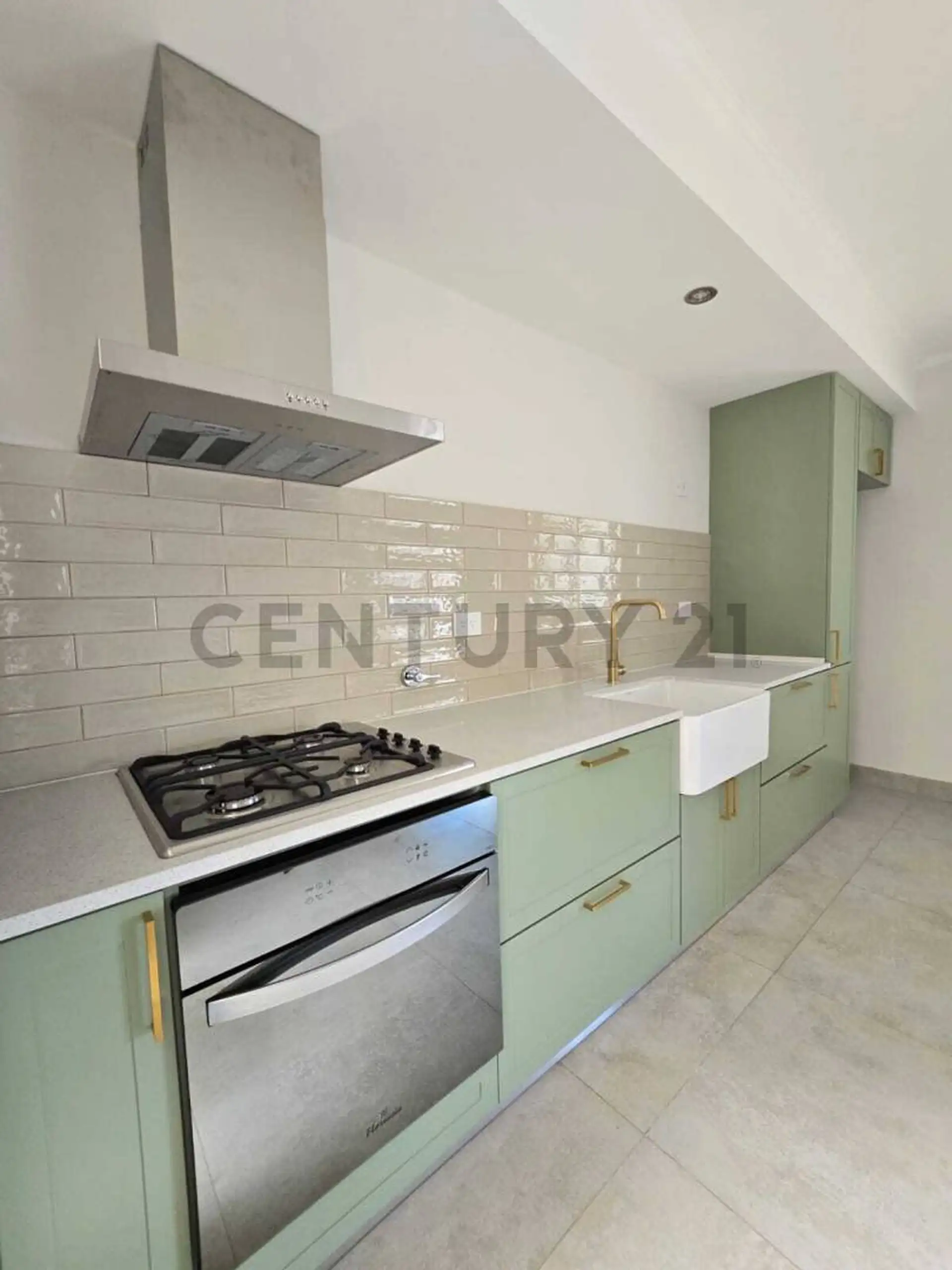 Chalet estilo Mar del Plata reciclado a nuevo – Barrio San José - A 3 cuadras de Av. Independencia
