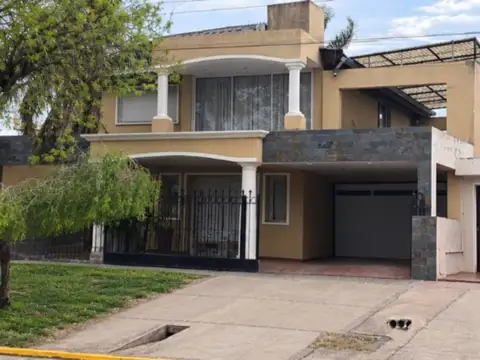 Venta - Casa - pileta - 3 dorm - Pilar - Córdoba
