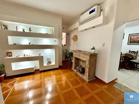 Casa en venta en Liniers 5 ambientes
