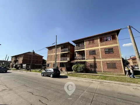 Departamento en Venta. 2 Dormitorios. Balcón al frente. Centro Campana