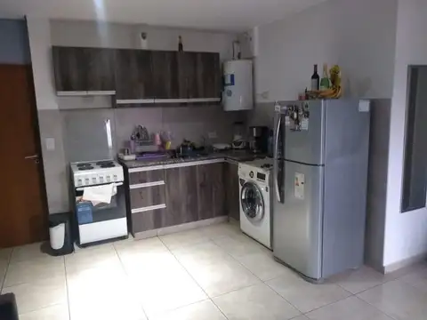 Departamento con cochera en Morón