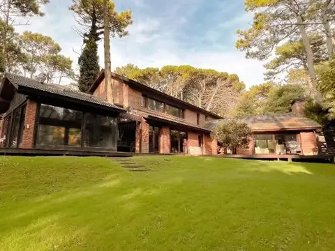 Casa en Venta en Carilo, USD 780.000