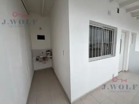 Depto Tipo Casa en Alquiler en Villa Ballester, $ 450.000