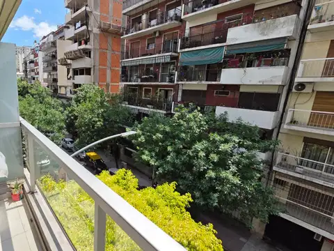 2 Ambientes Amoblado con Balcón Al Frente – Precio Paquete Todo Incluido