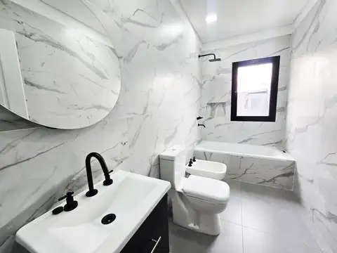 Casa 5 ambientes con 3 baños