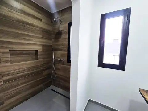Casa en Alquiler con 1 cochera