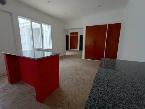 Casa en Venta con 4 cocheras