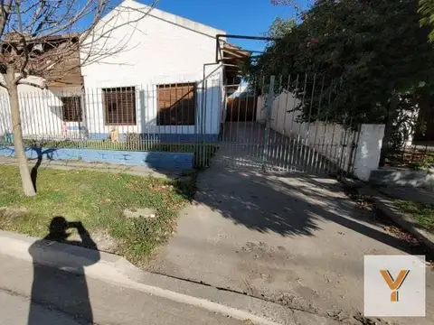 Casa en venta - 3 Dormitorios 2 Baños - 160 mts2 - Viedma