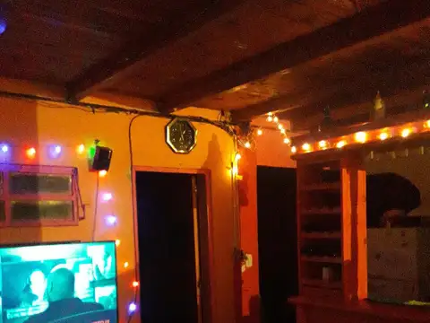 Casa en venta - 4 Dormitorios 2 Baños - 200Mts2 - Quequén