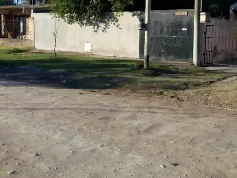 Casa en venta - 4 Dormitorios 2 Baños - 200Mts2 - Quequén