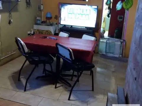 Casa en venta - 4 Dormitorios 2 Baños - 200Mts2 - Quequén