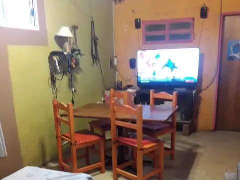 Casa 5 ambientes con 2 baños
