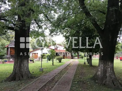 Venta Casa con Lote 3870 Mts. Parque Leloir, Ituzaingo