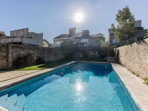 VENTA CASA 6 AMBIENTES FLORIDA PILETA