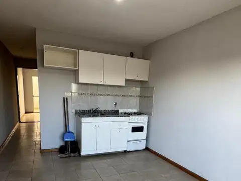DEPARTAMENTO AL FRENTE EN VENTA CON BALCON - MORÓN