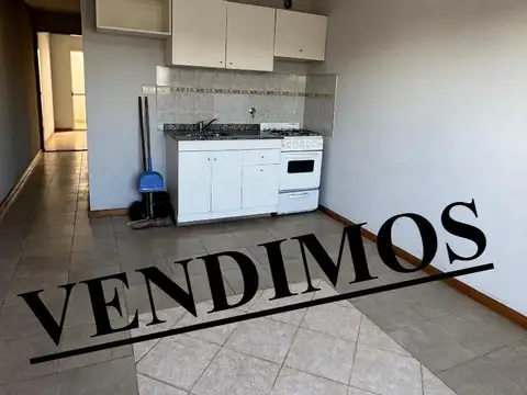 DEPARTAMENTO AL FRENTE EN VENTA CON BALCON - MORÓN