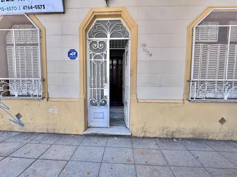 Edificio comercial en venta en San Martín – Ideal oficinas, consultorios o vivienda