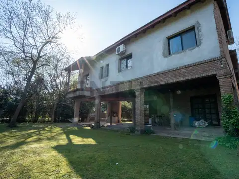 Casa en Venta con 3 dormitorios , Apto Banco , entre caminos , City Bell